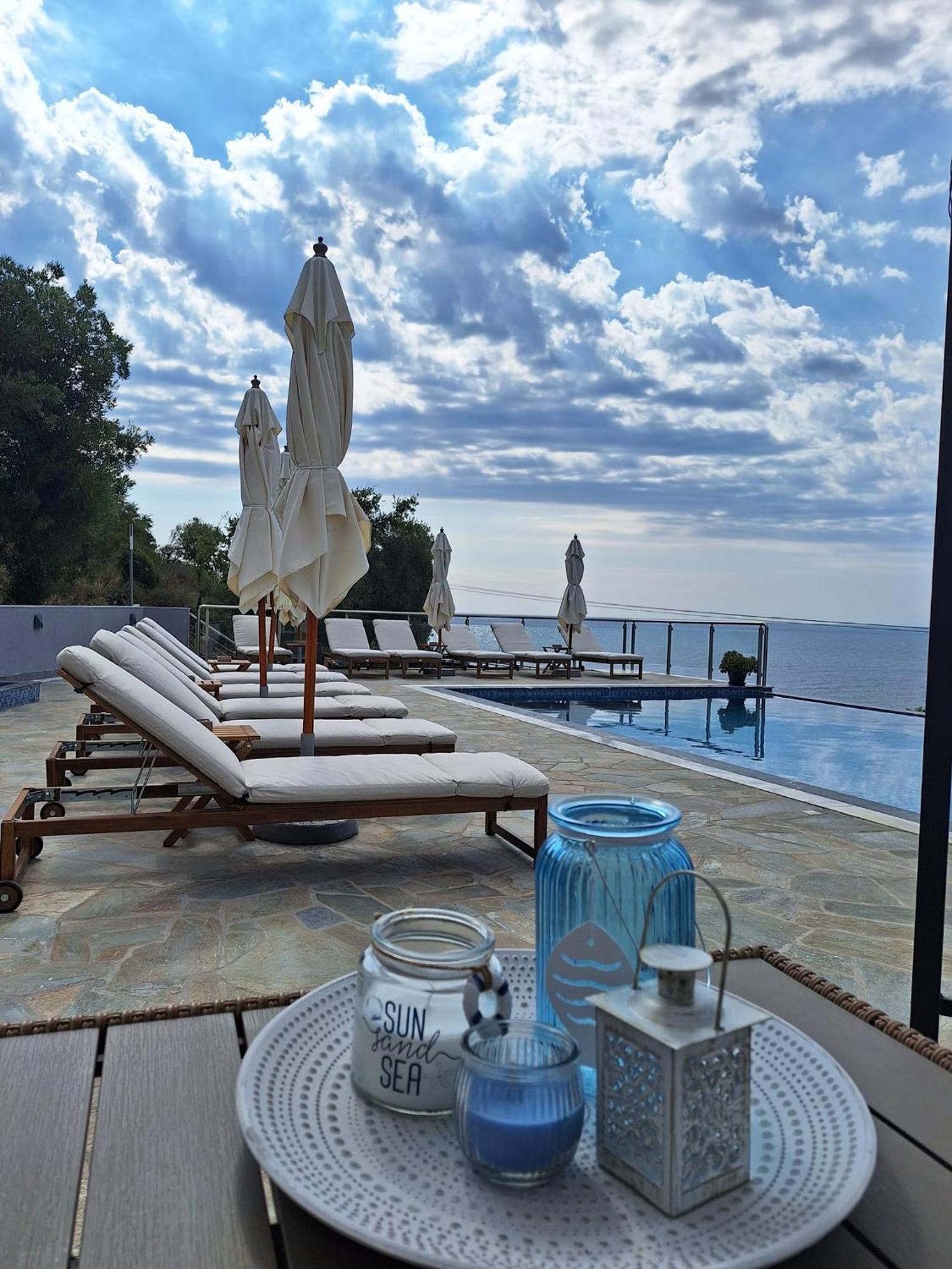 Sarti Thea Hotel Buitenkant foto